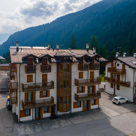 Casa Stella Lägenhet Falcade Exteriör bild
